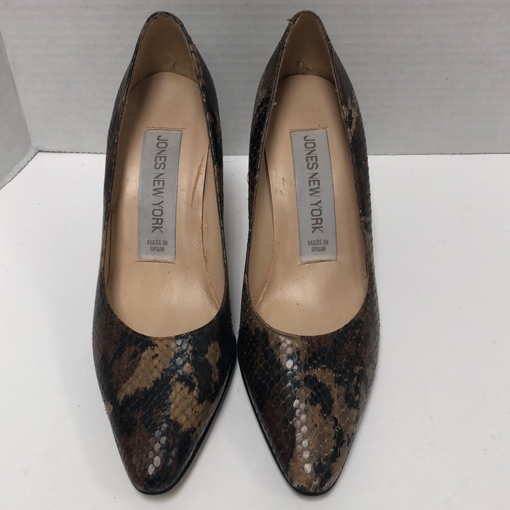 Jones New York snakeskin pumps